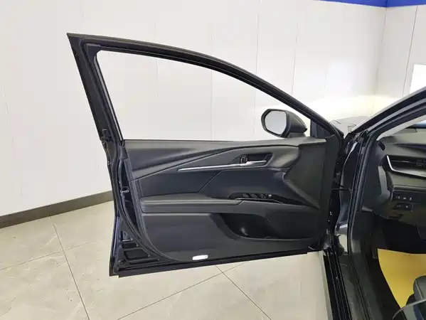Toyota Camry 2025