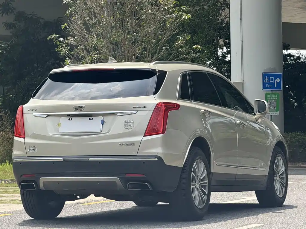 Cadillac XT5 2017 — фото 4
