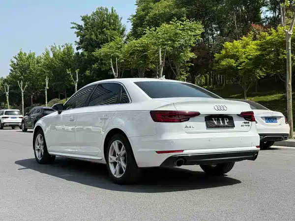 Audi A4L 2018