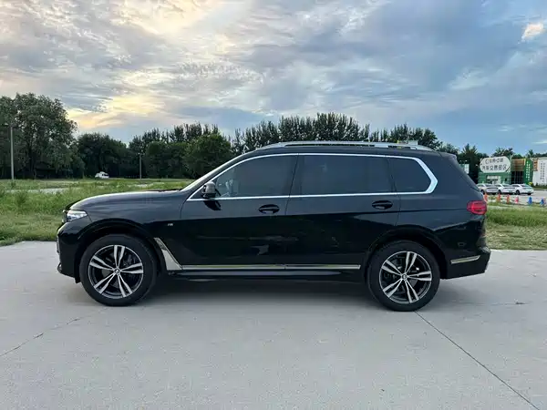 BMW X7 2022