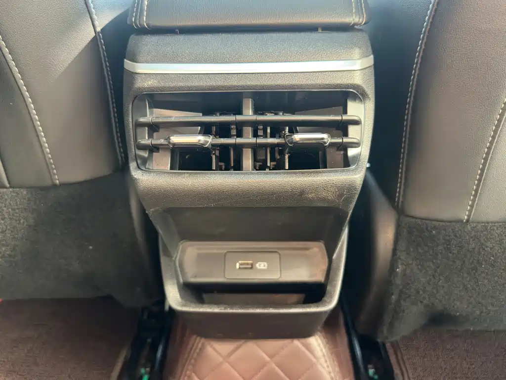Geely Emgrand 2023 — фото 17