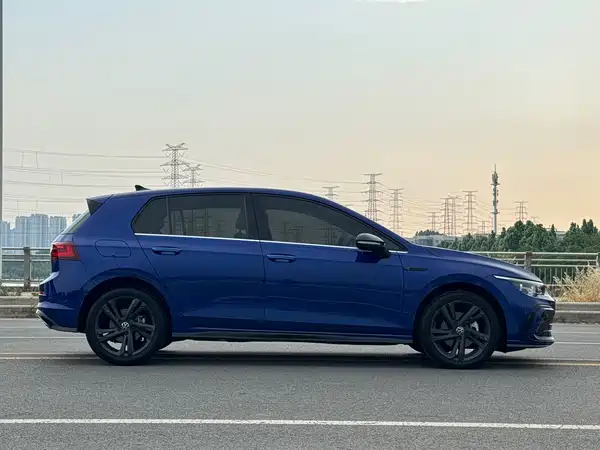 Volkswagen Golf 2021