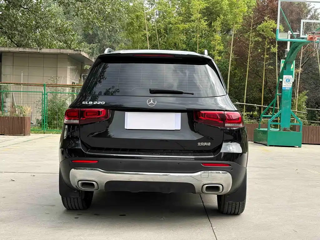 Mercedes-Benz GLB 2023