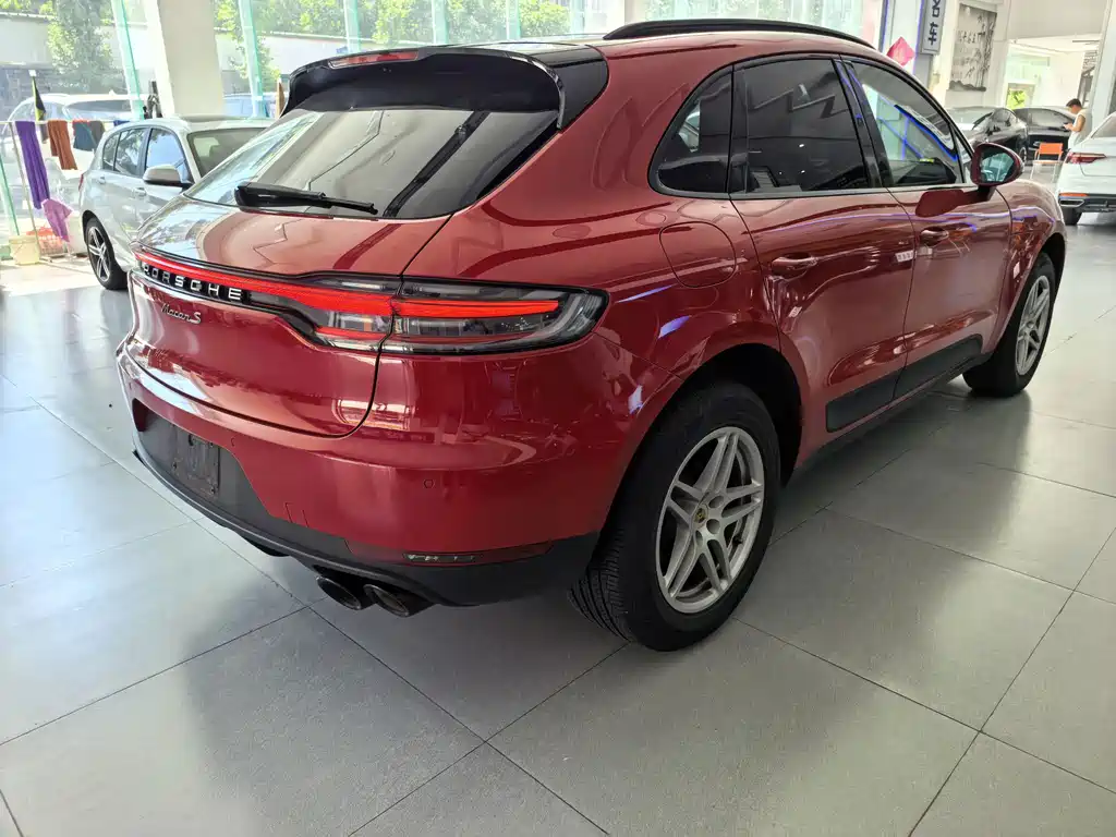 Porsche Macan 2019 — фото 10