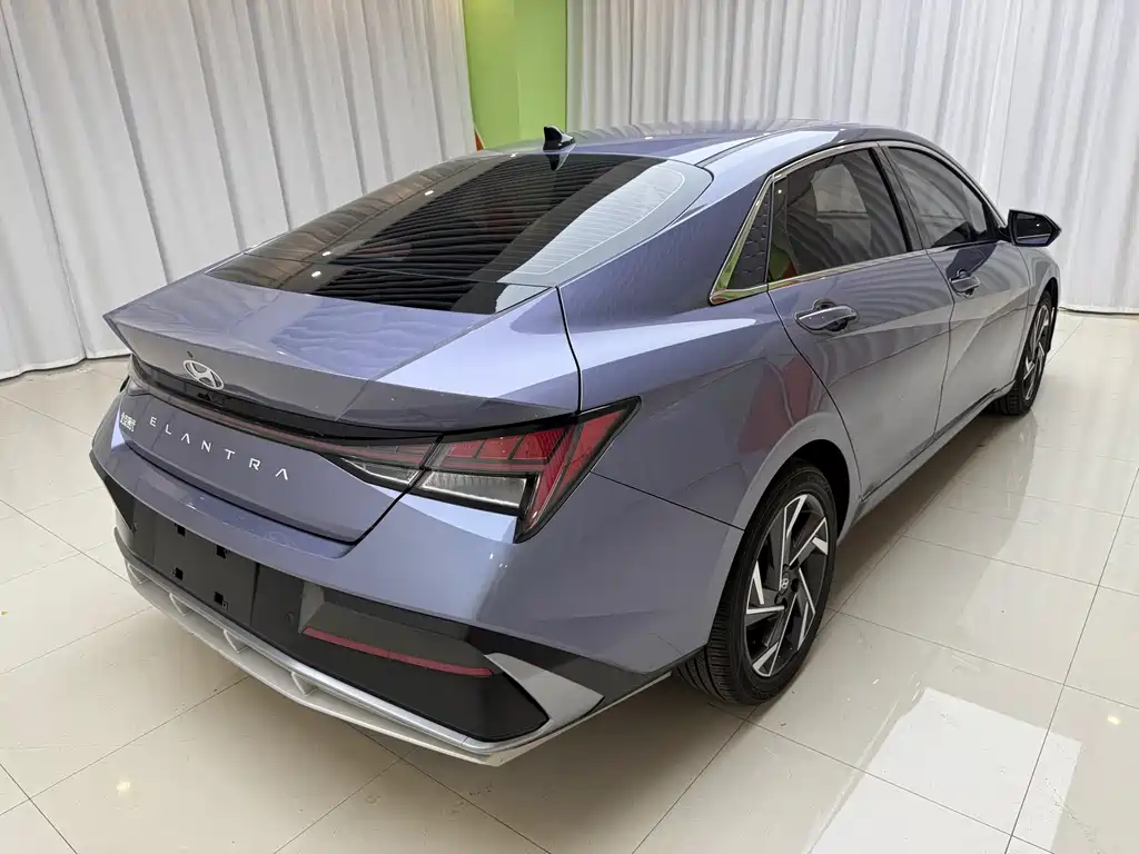 Hyundai Elantra 2023