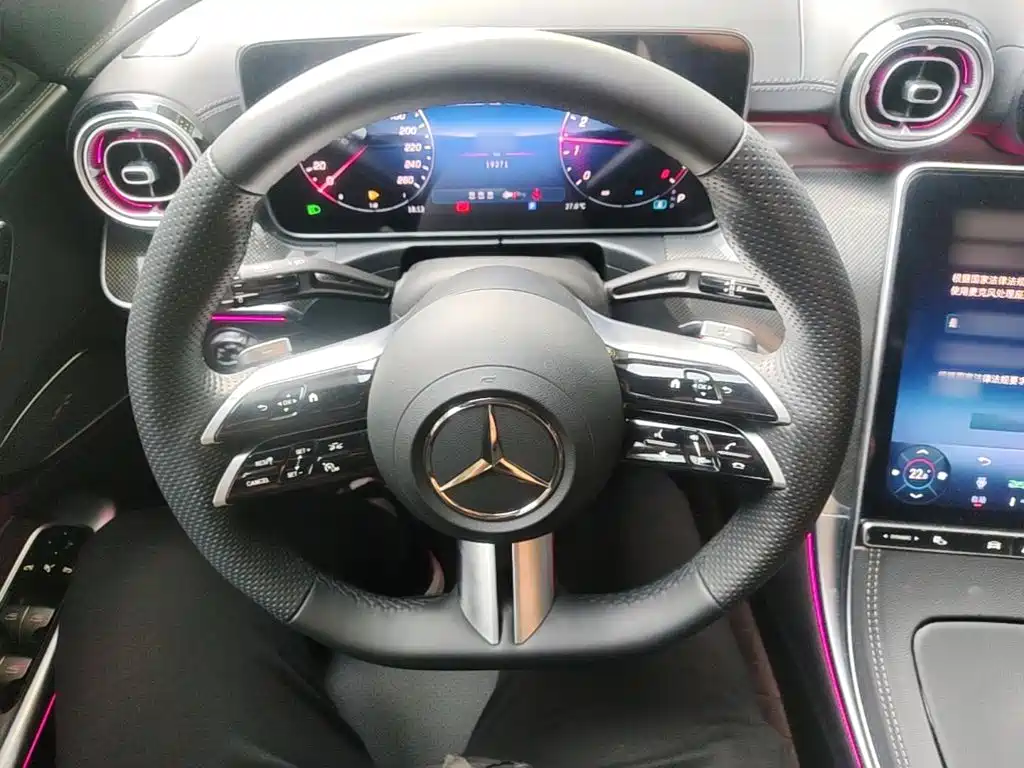 Mercedes-Benz C-Class 2025 — фото 11