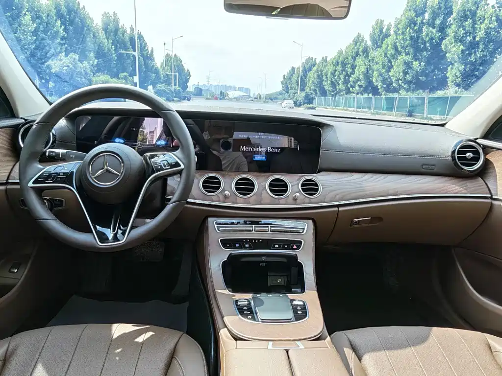 Mercedes-Benz E-Class 2023