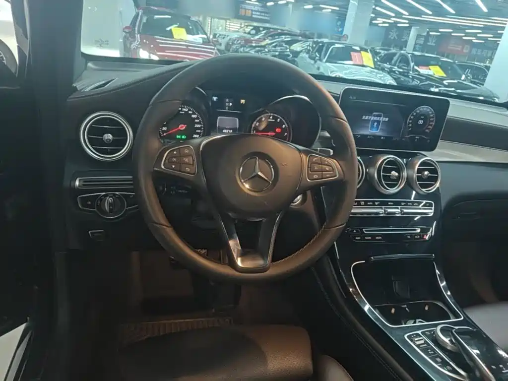 Mercedes-Benz GLC 2019 — фото 11