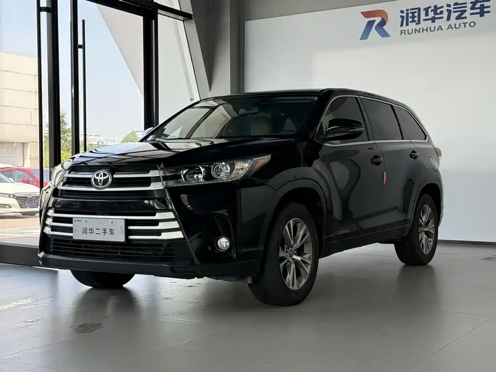 Toyota Highlander 2021 — фото 1