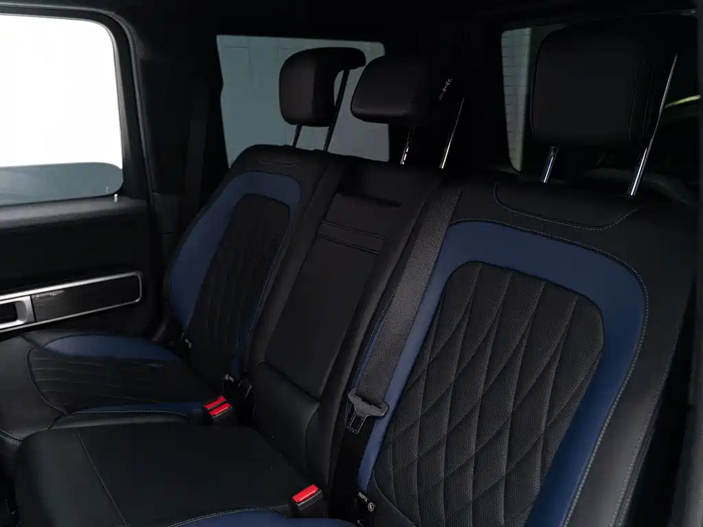 Mercedes-Benz G-Class 2023 — фото 13