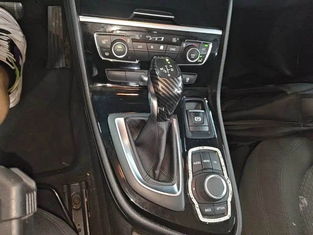 BMW 2 Series Wagon 2015 — фото 14