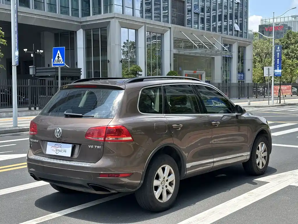 Volkswagen Touareg 2014 — фото 12