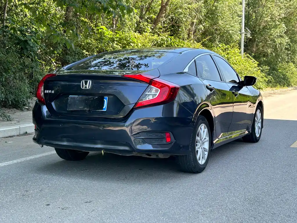Honda Civic 2017 — фото 13