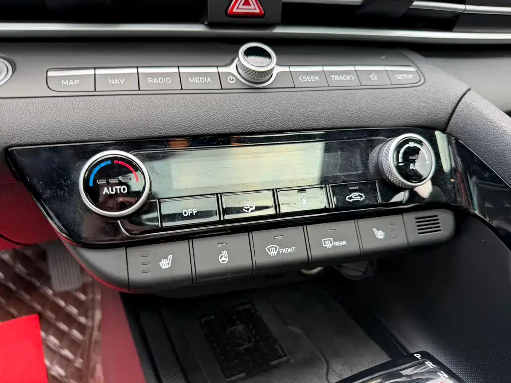 Hyundai Elantra 2023