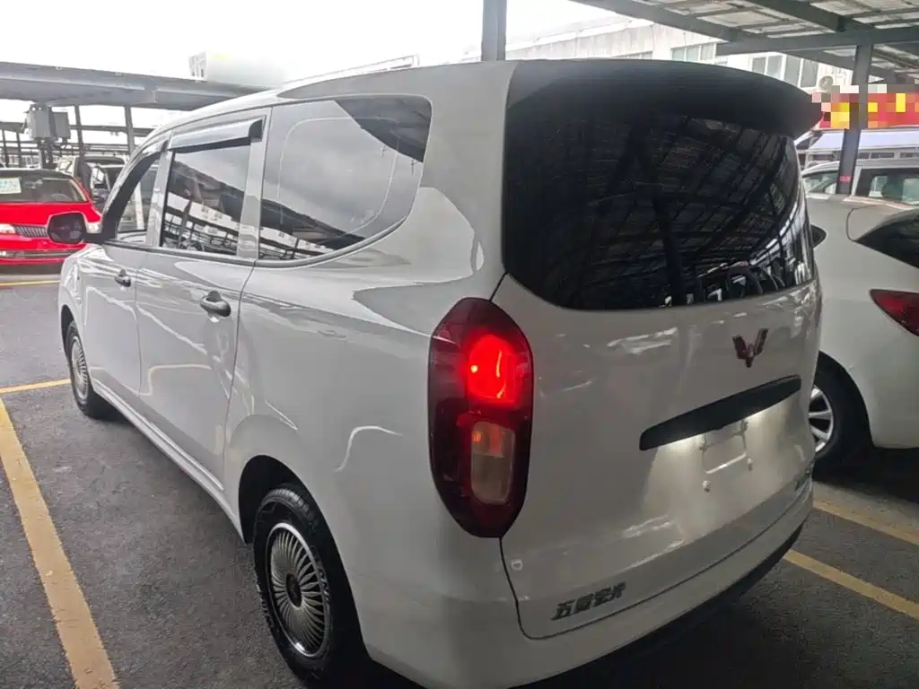 Wuling Hongguang New Energy 2024 — фото 5