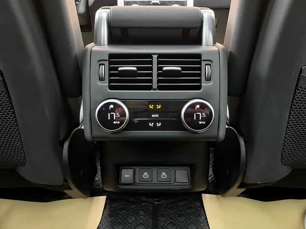 Land Rover Discovery 2024 — фото 30