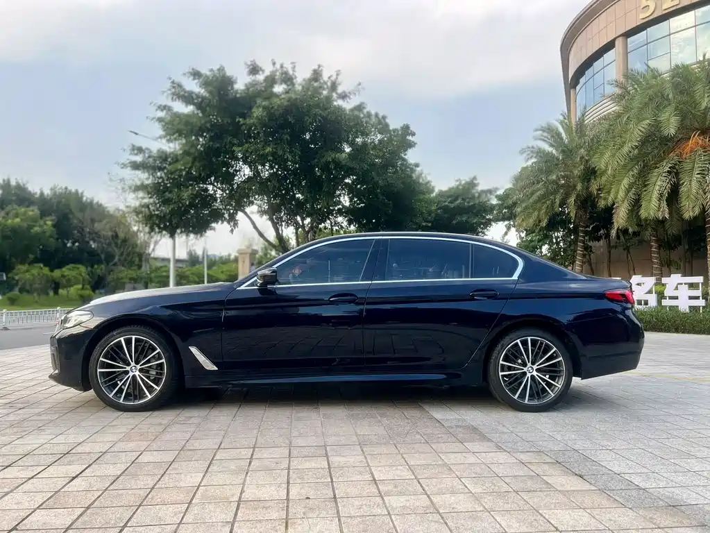 BMW 5 Series 2021