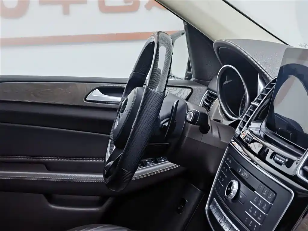 Mercedes-Benz GLE 2017 — фото 22