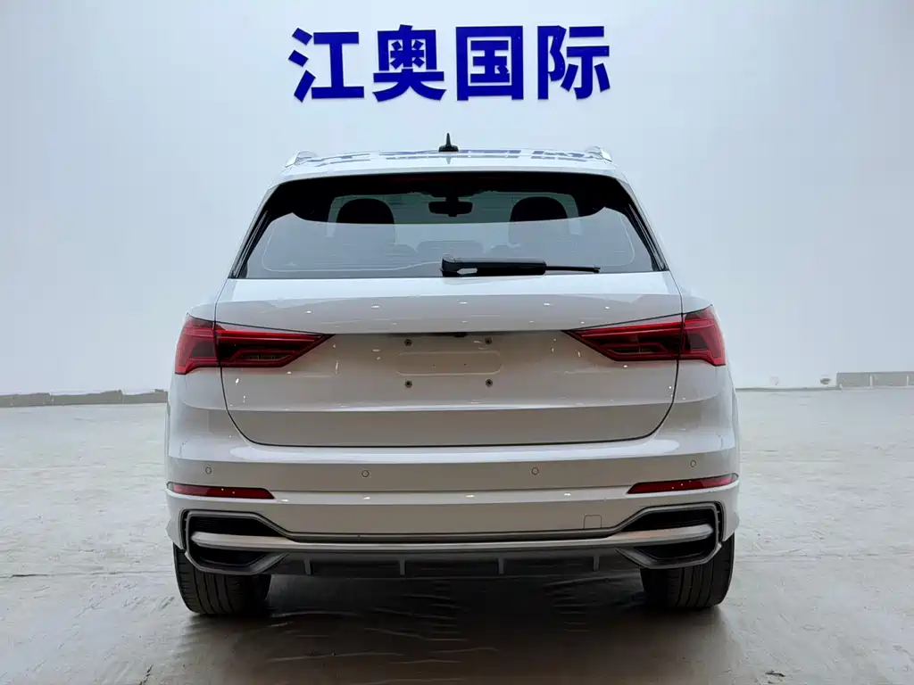 Audi Q3 2023 — фото 18