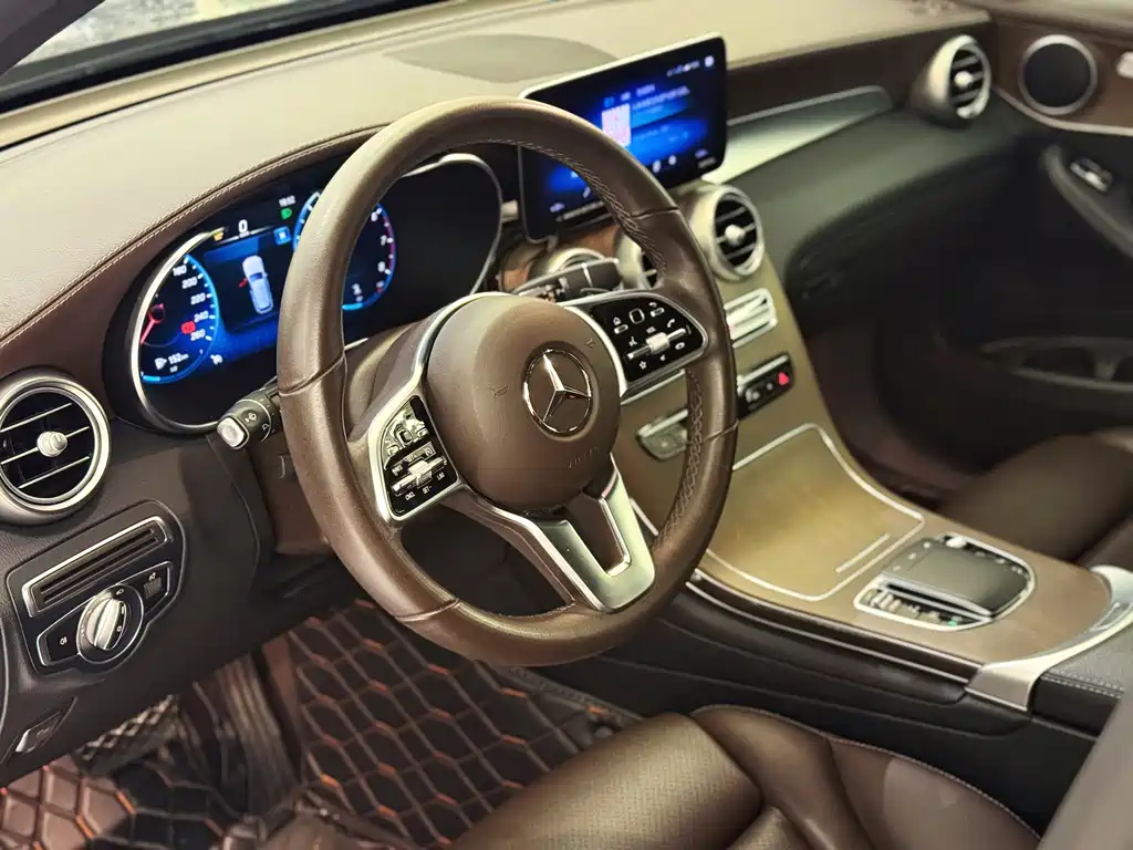 Mercedes-Benz GLC 2023