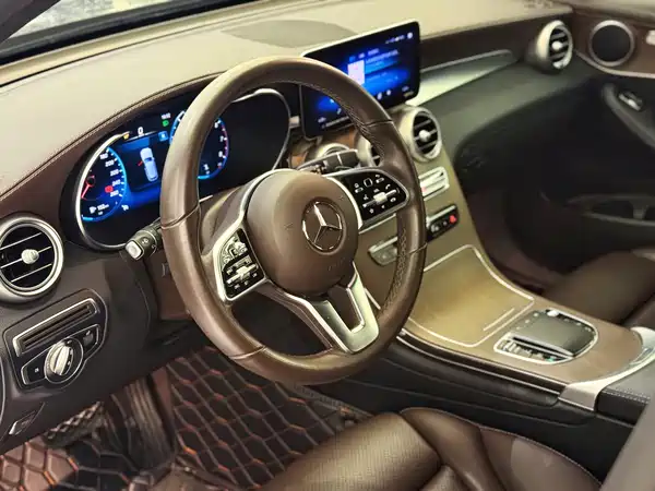 Mercedes-Benz GLC 2023