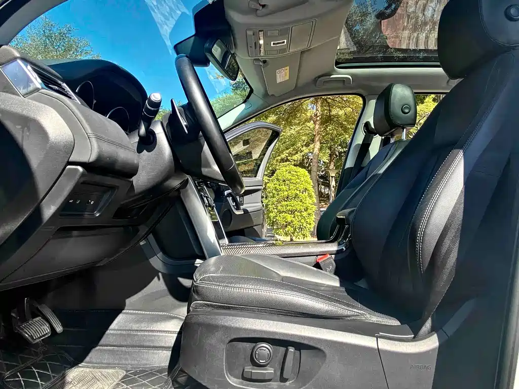 Land Rover Discovery Sport 2018 — фото 12