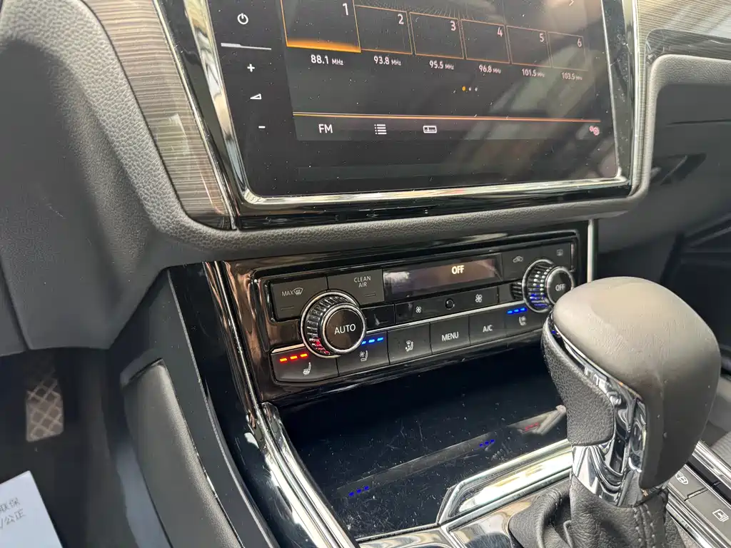 Volkswagen Phideon 2018 — фото 12