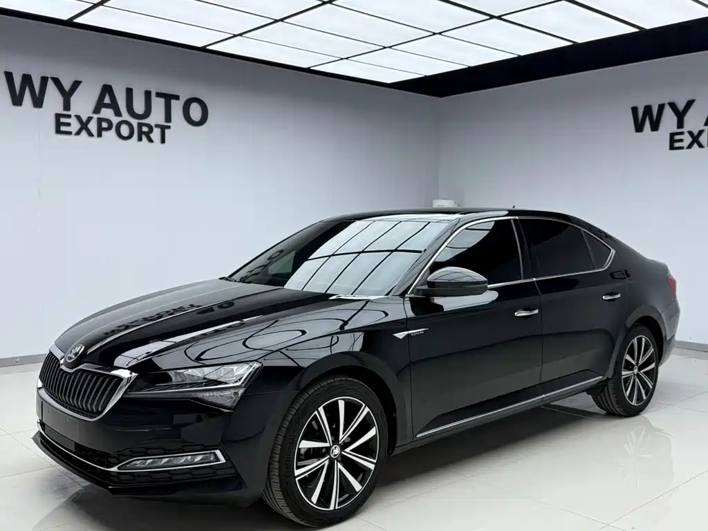 Skoda Superb 2024 — фото 1