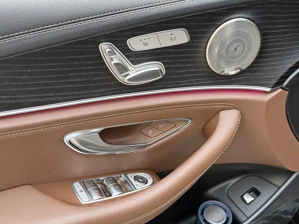 Mercedes-Benz E-Class 2022 — фото 10