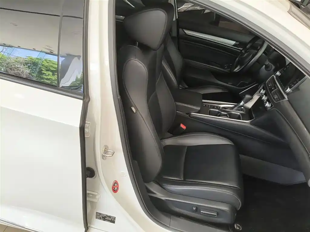Honda Accord 2021 — фото 25