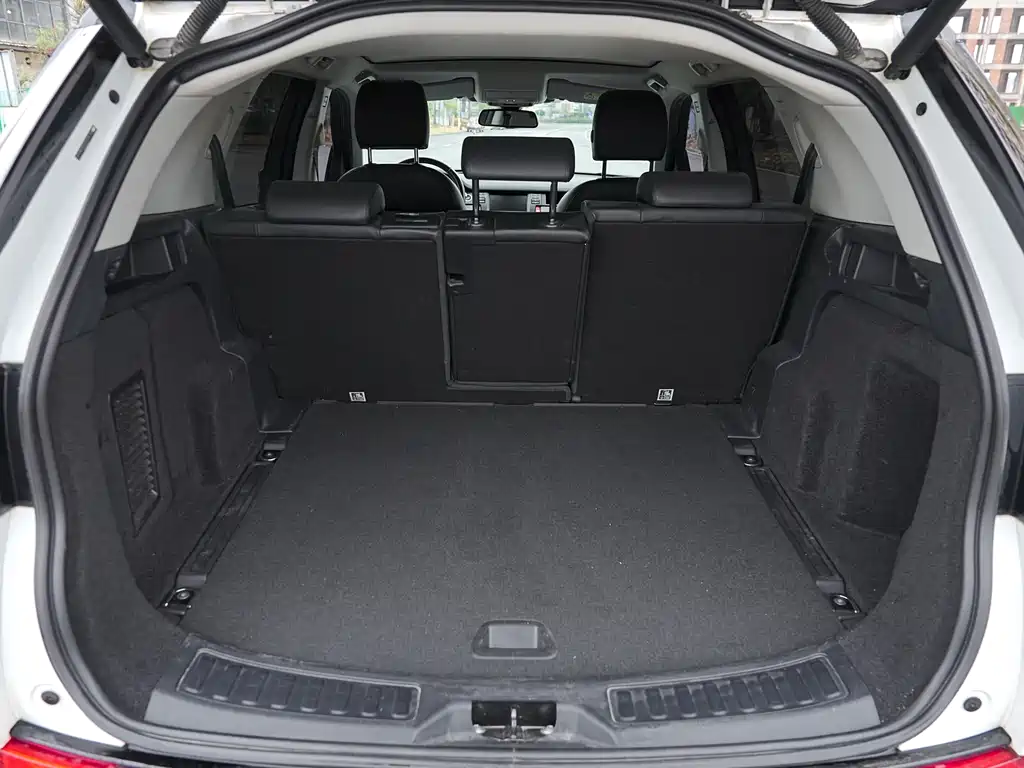 Land Rover Discovery Sport 2019 — фото 9