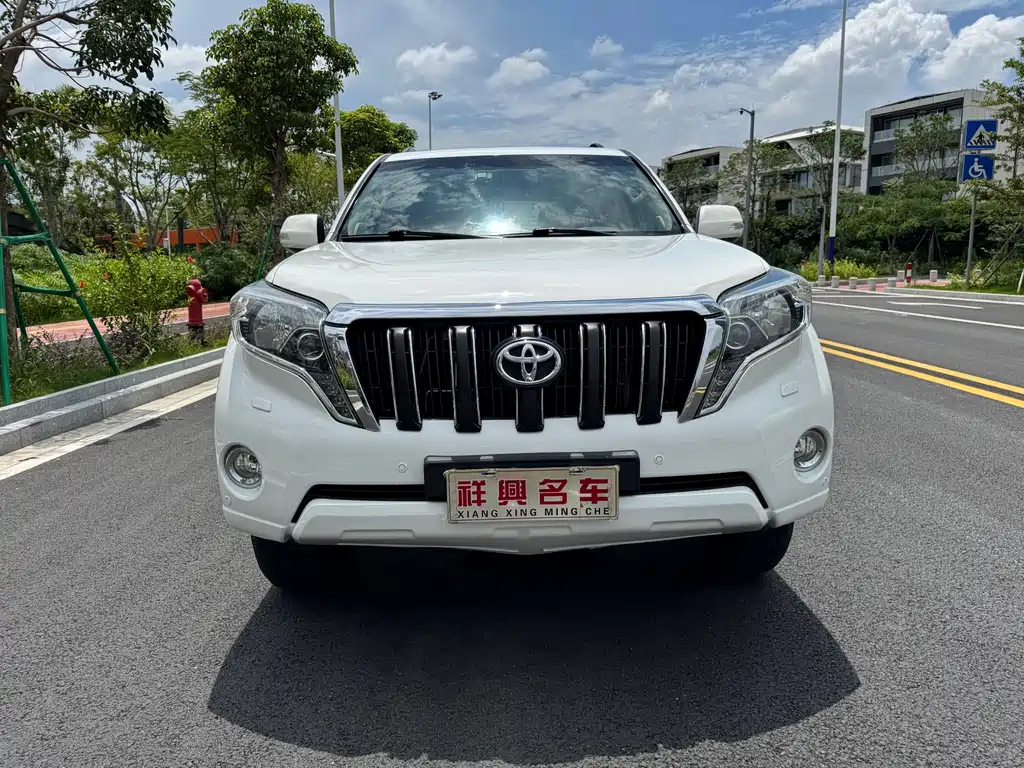 Toyota Prado 2015 — фото 2