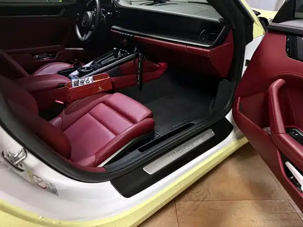 Porsche 911 2023