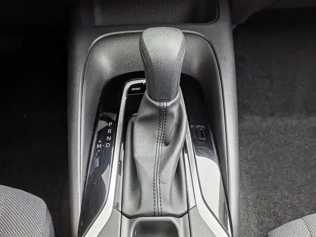 Toyota Corolla 2023 — фото 13