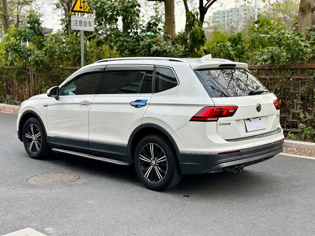 Volkswagen Tiguan L 2020 — фото 4