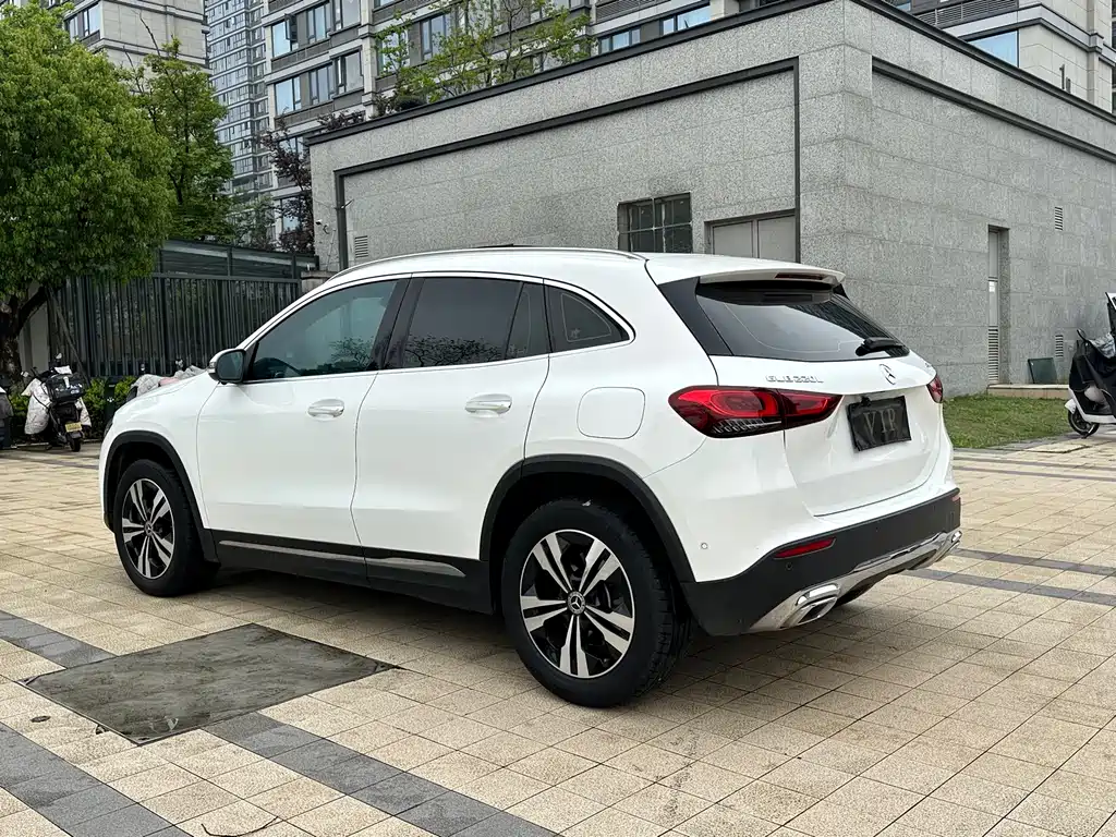 Mercedes-Benz GLA 2023 — фото 4