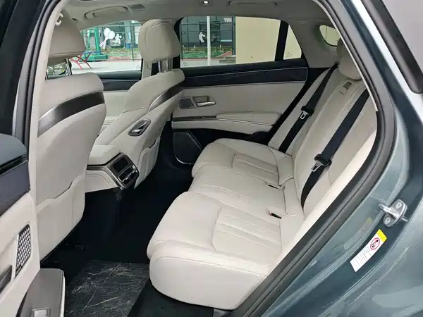 BYD Han L 2025