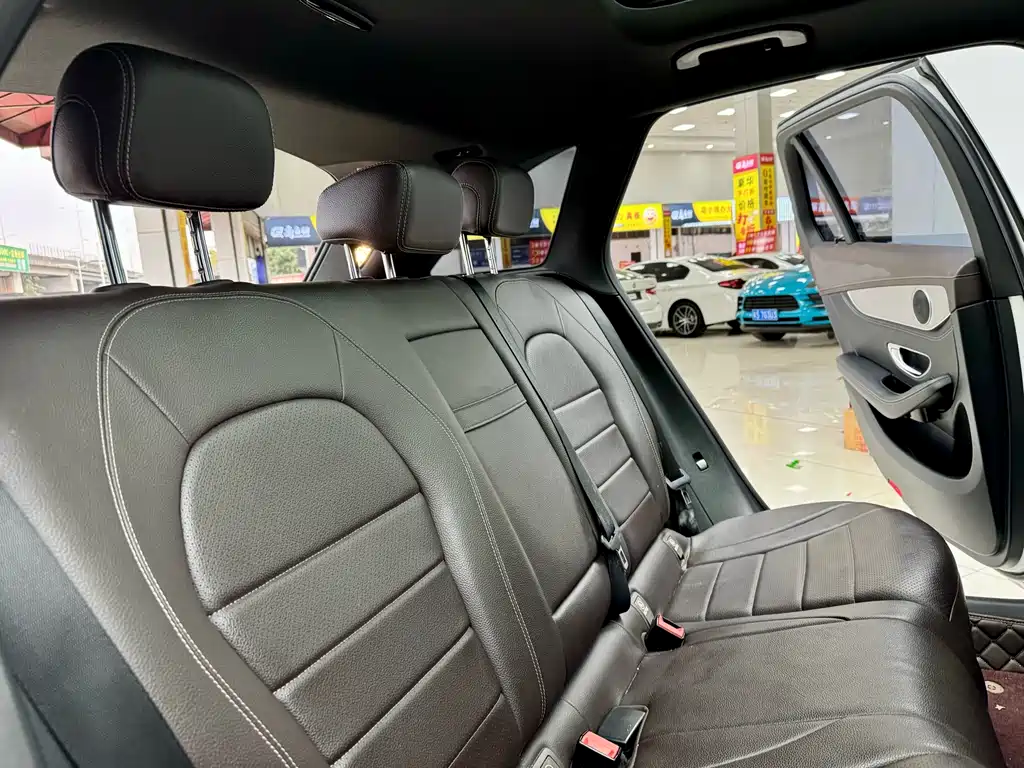 Mercedes-Benz GLC 2018 — фото 11