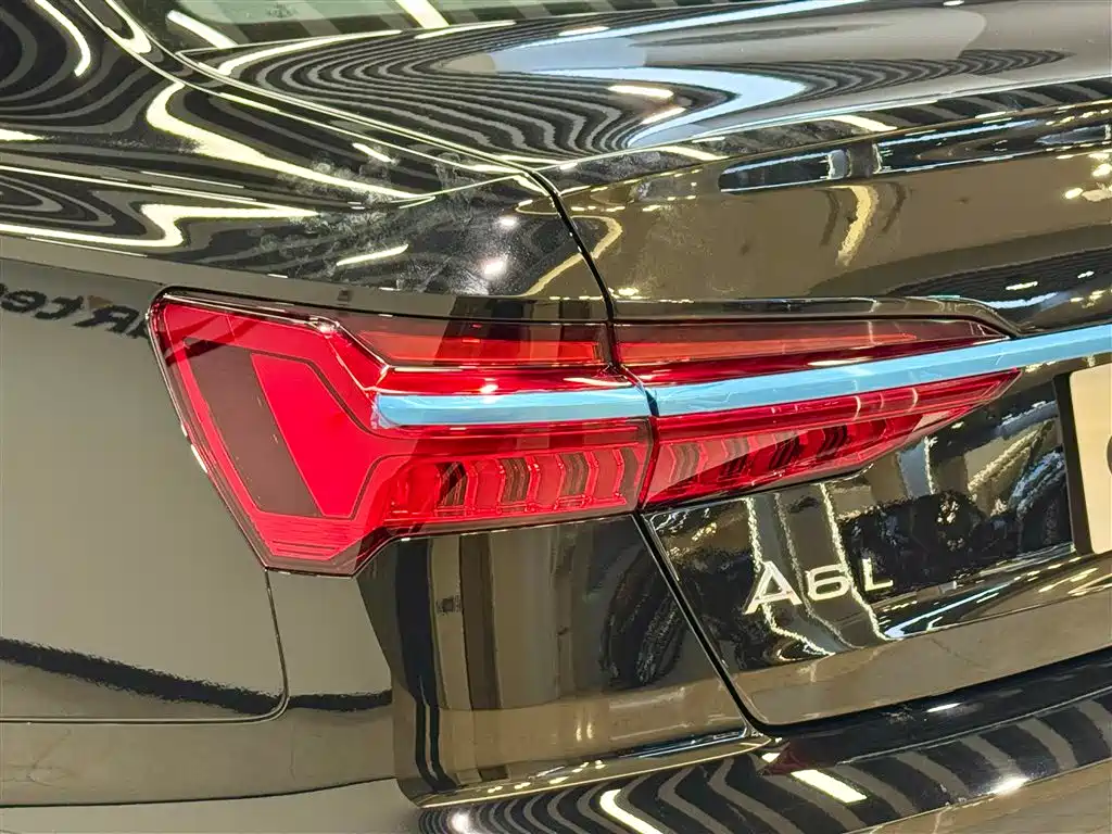 Audi A6L — фото 9