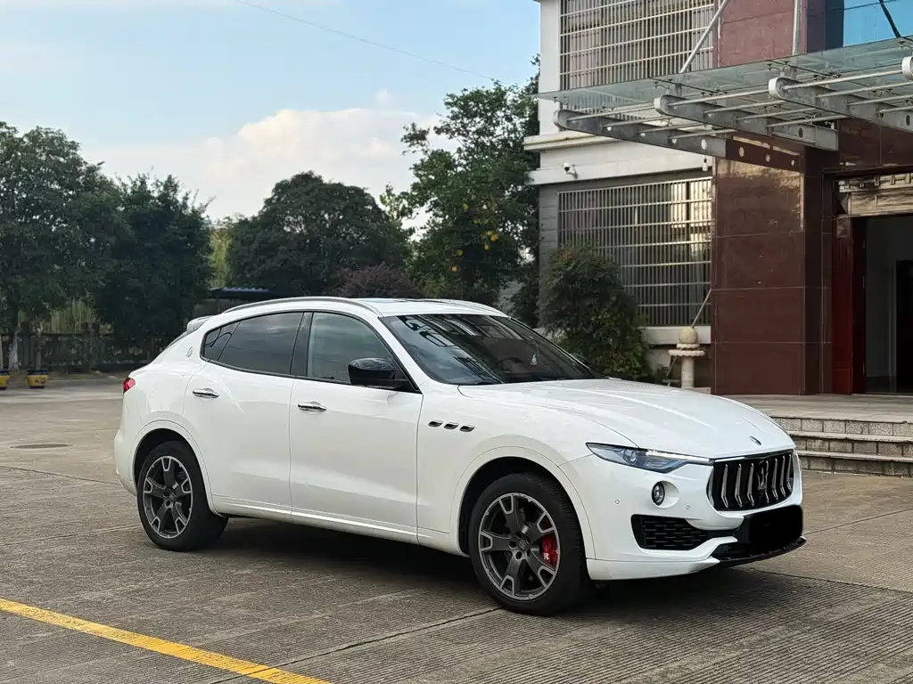 Maserati Levante 2017 — фото 3