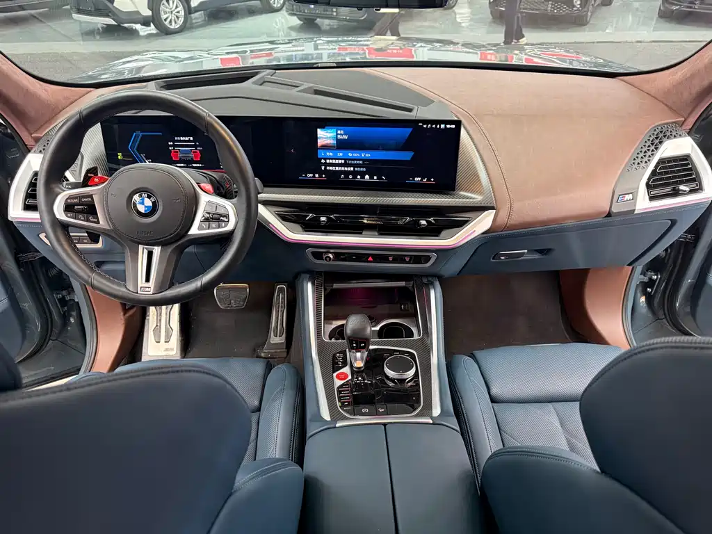 BMW XM 2024 — фото 12