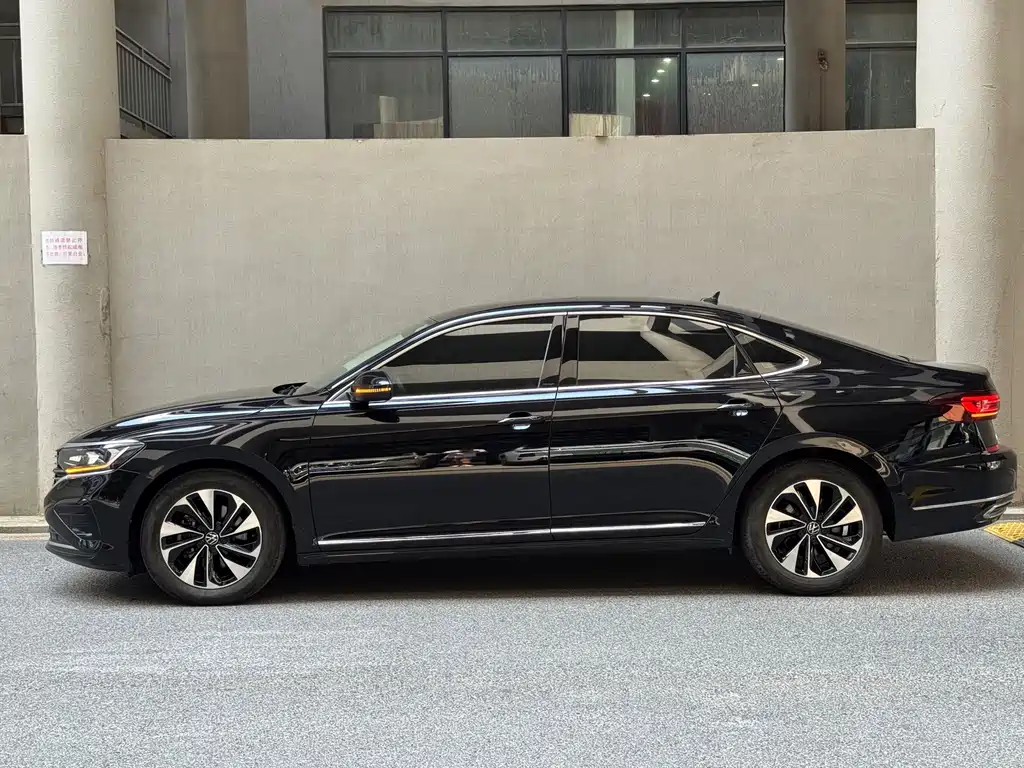 Volkswagen Passat 2023