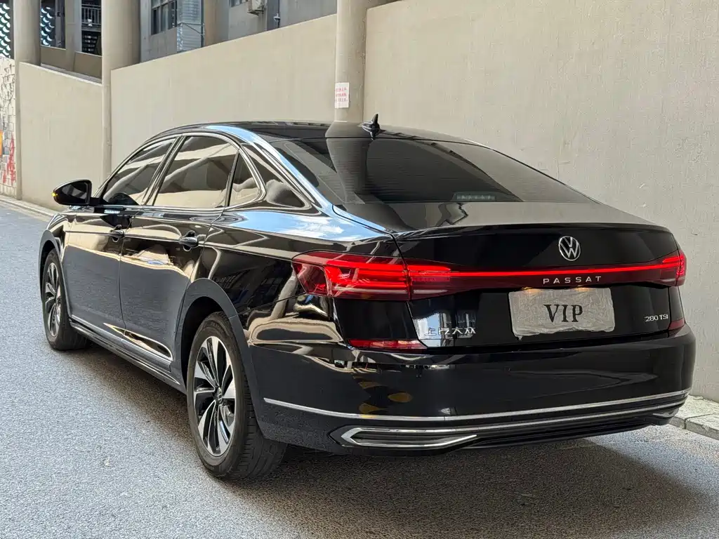 Volkswagen Passat 2023