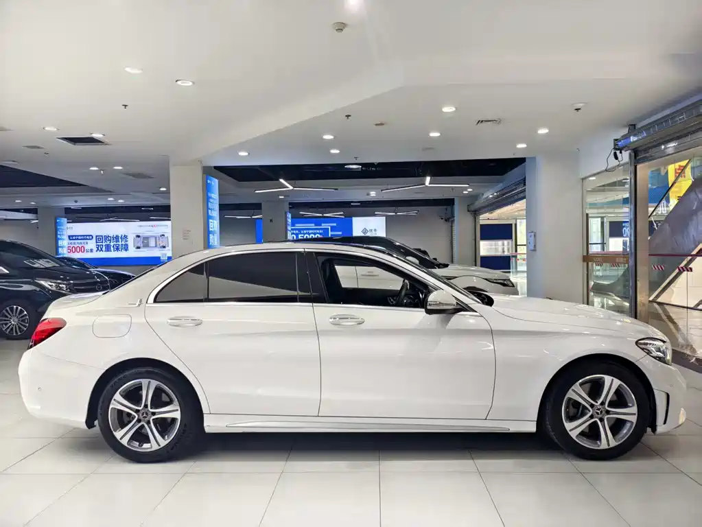 Mercedes-Benz C-Class 2020 — фото 18