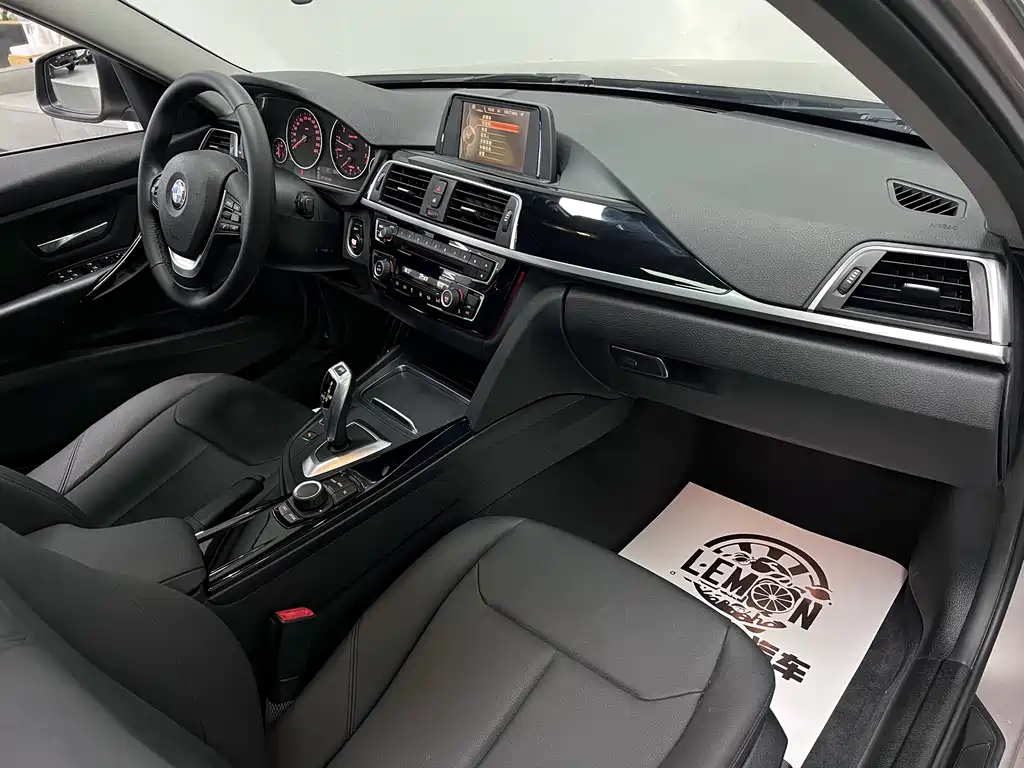 BMW 3 Series 2016 — фото 37