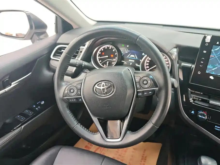 Toyota Camry 2022 — фото 15