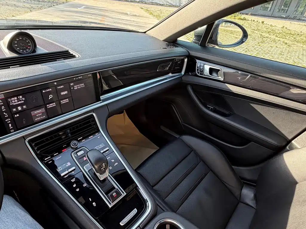 Porsche Panamera 2019 — фото 17