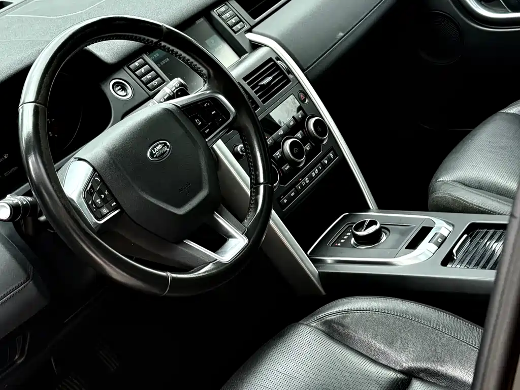 Land Rover Discovery Sport 2017 — фото 7