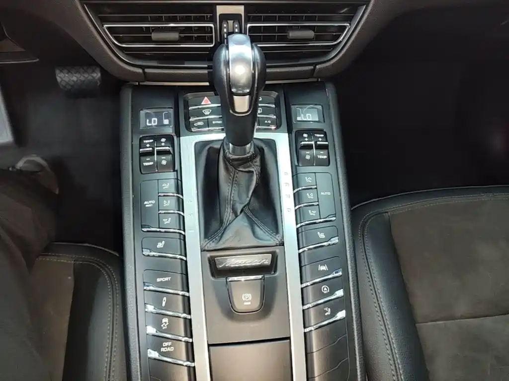 Porsche Macan 2019 — фото 14