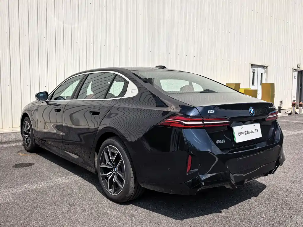 BMW i5 2025 — фото 10